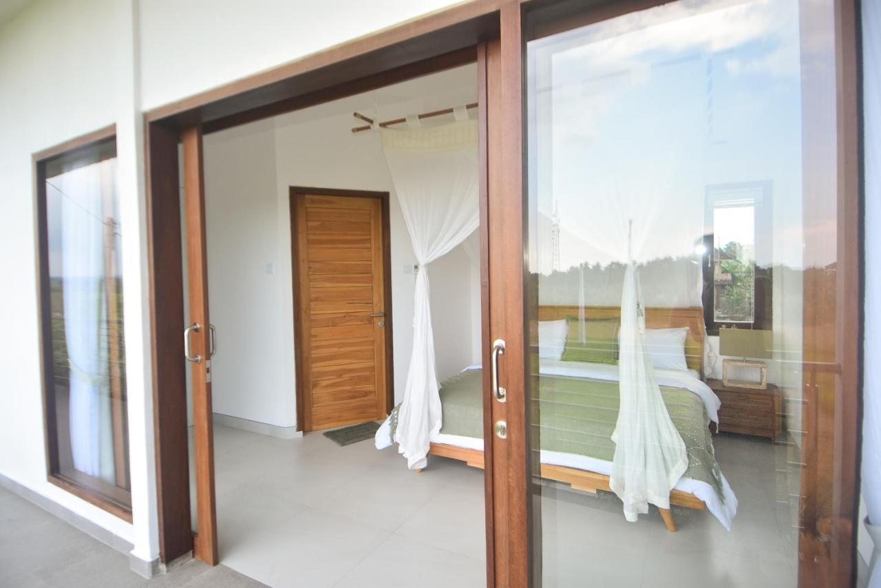 Three Palms Surf & Stay Medewi Airsatang Exterior photo